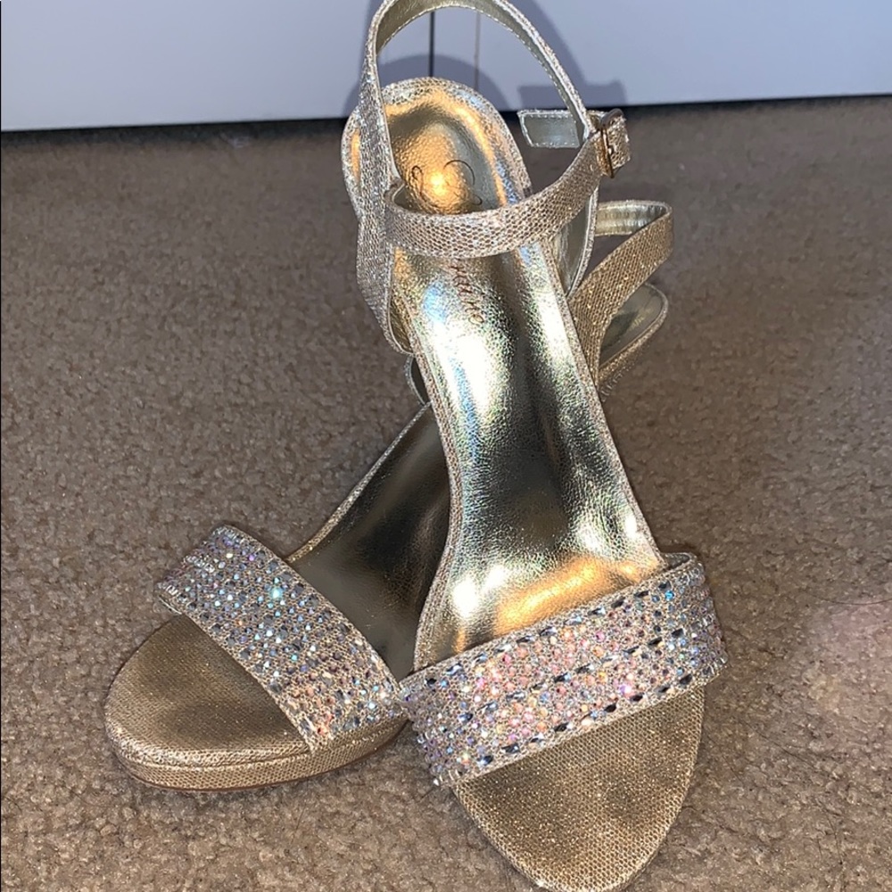 PARTY HEELS